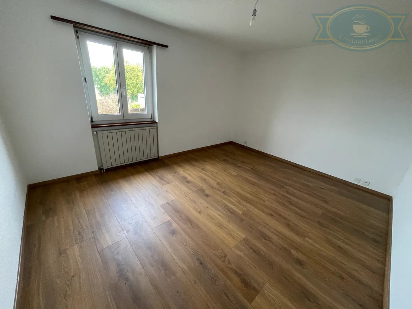 Residential building - Photo 5 of 10