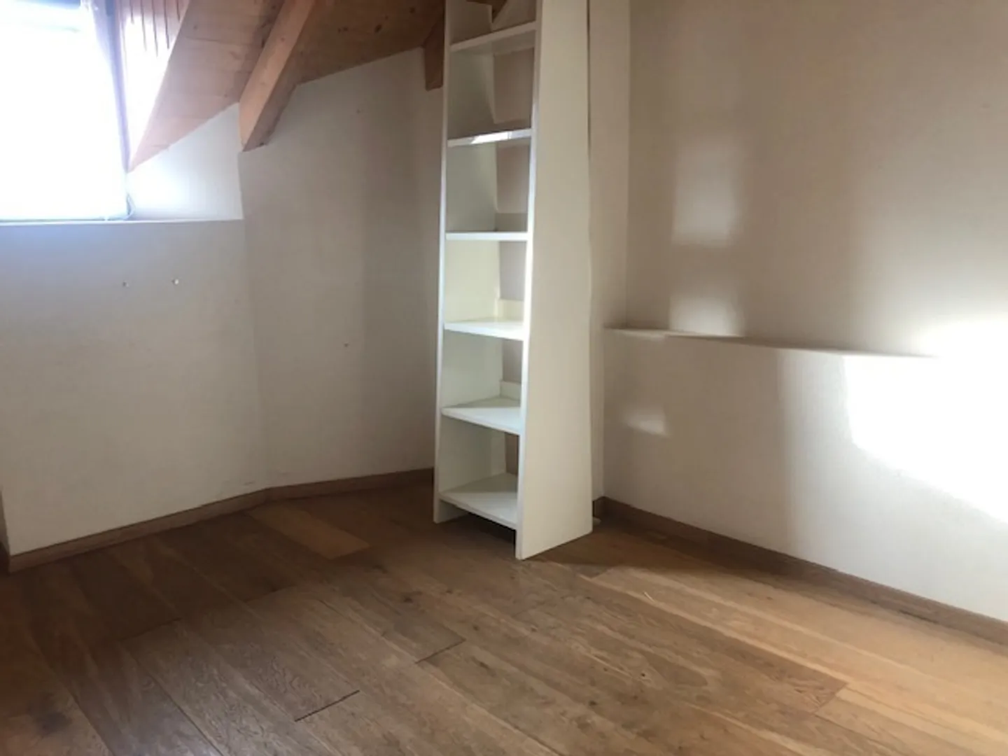 Yvorne: two minutes from Aigle: village house on 3 levels! - Photo 9 of 11