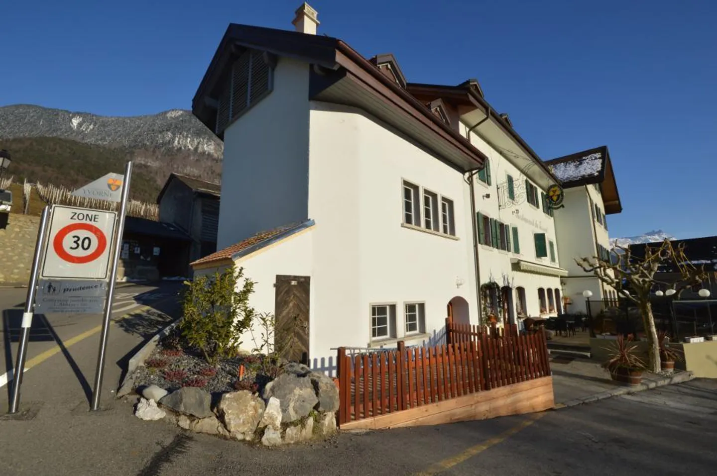 Yvorne: two minutes from Aigle: village house on 3 levels! - Photo 11 of 11
