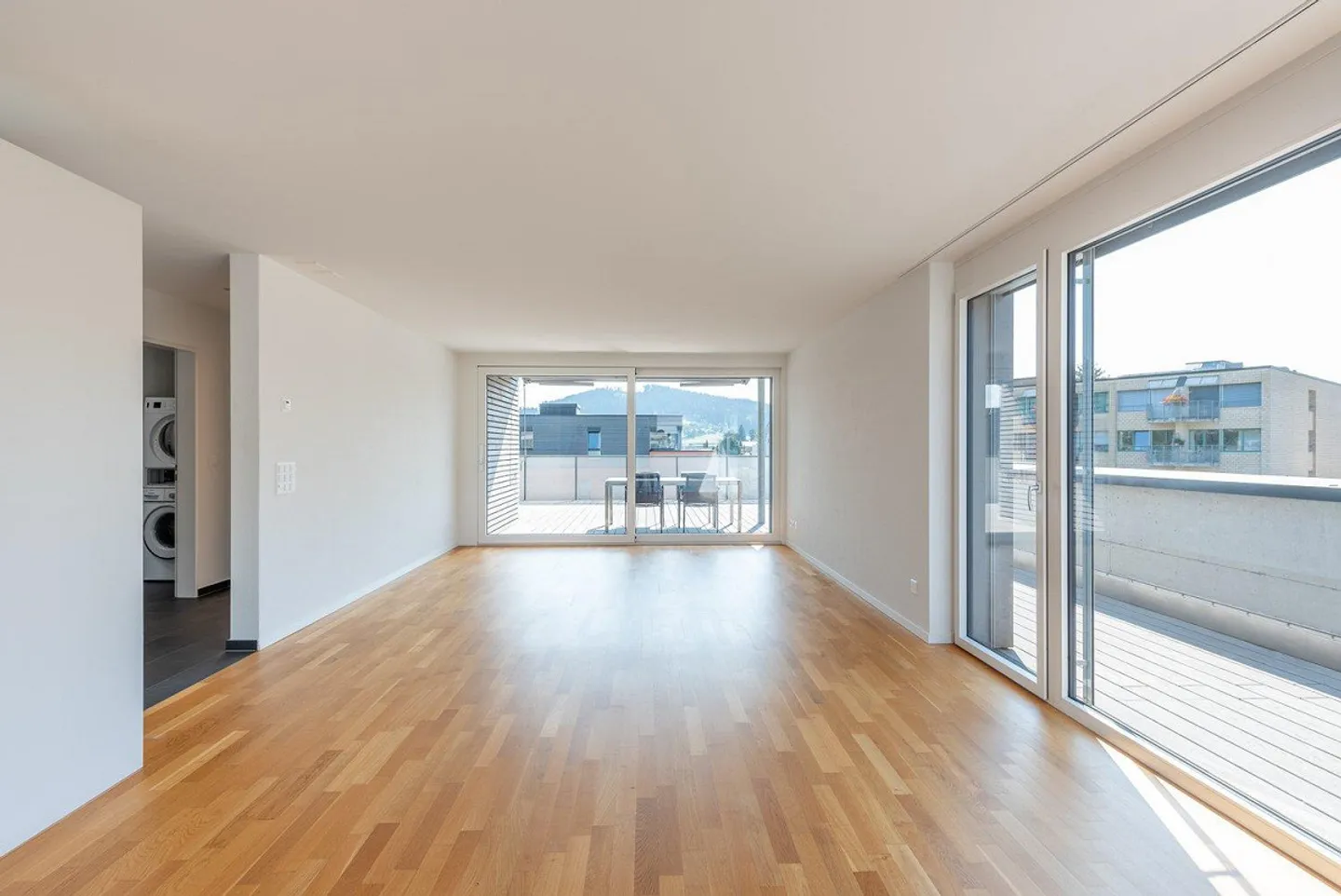 Luminoso appartamento di 3,5 locali con balcone e vista a Konolfingen - Foto 4 di 12