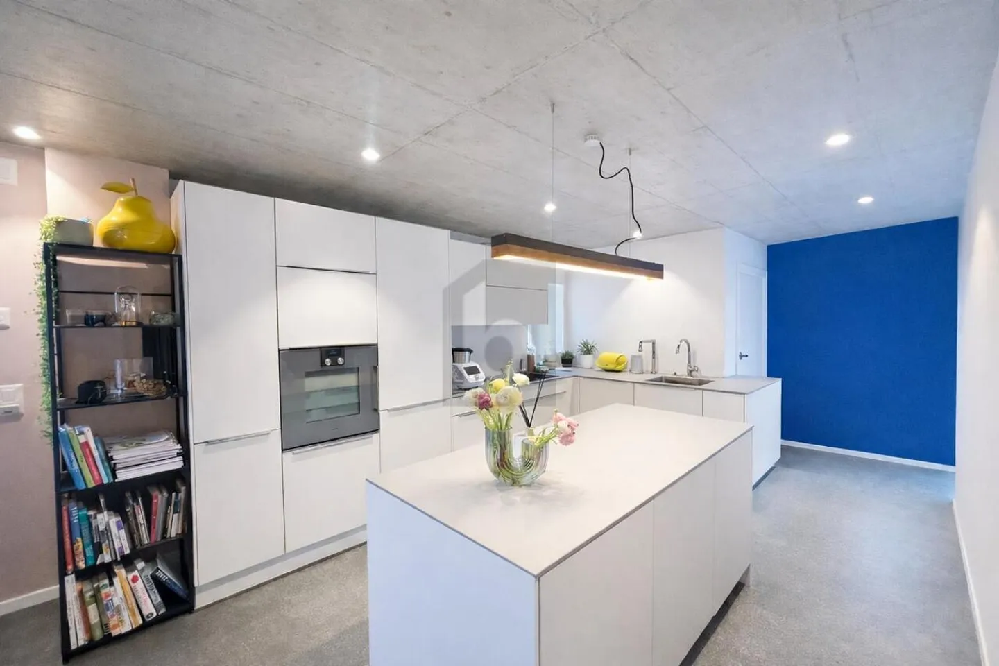 SPLENDIDAMENTE RISTRUTTURATO CON TERRAZZA DI 36 M² - Foto 2 di 6