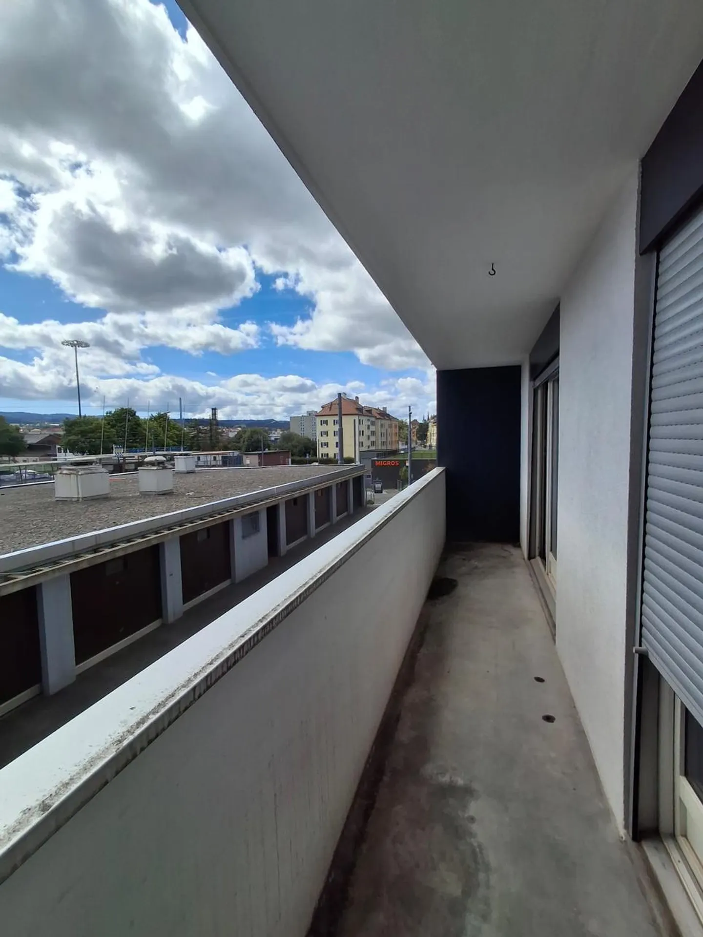 Bright 3.5-room apartment with balcony in La Chaux-de-Fonds - Photo 2 of 6