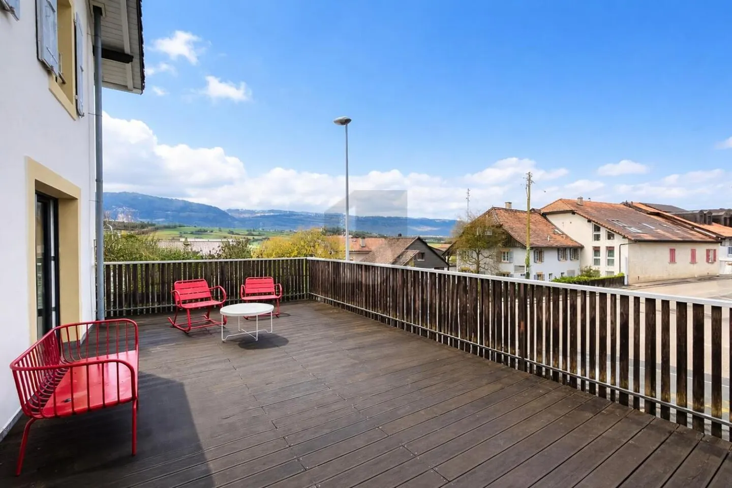SPLENDIDAMENTE RISTRUTTURATO CON TERRAZZA DI 36 M² - Foto 1 di 6