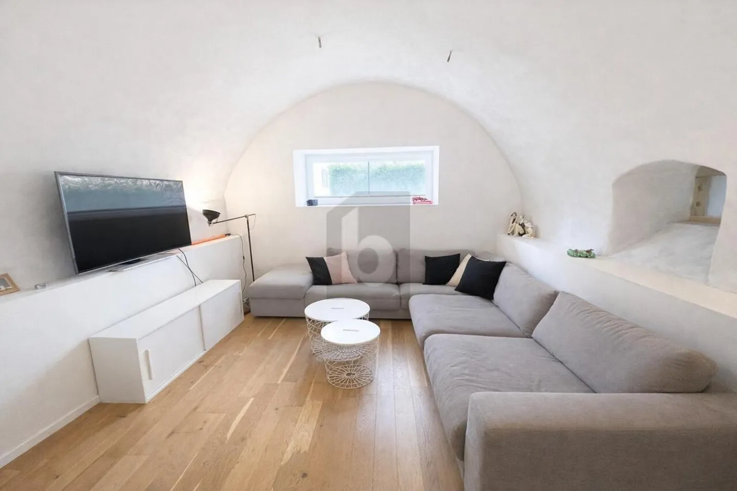 SPLENDIDAMENTE RISTRUTTURATO CON TERRAZZA DI 36 M² - Foto 4 di 6