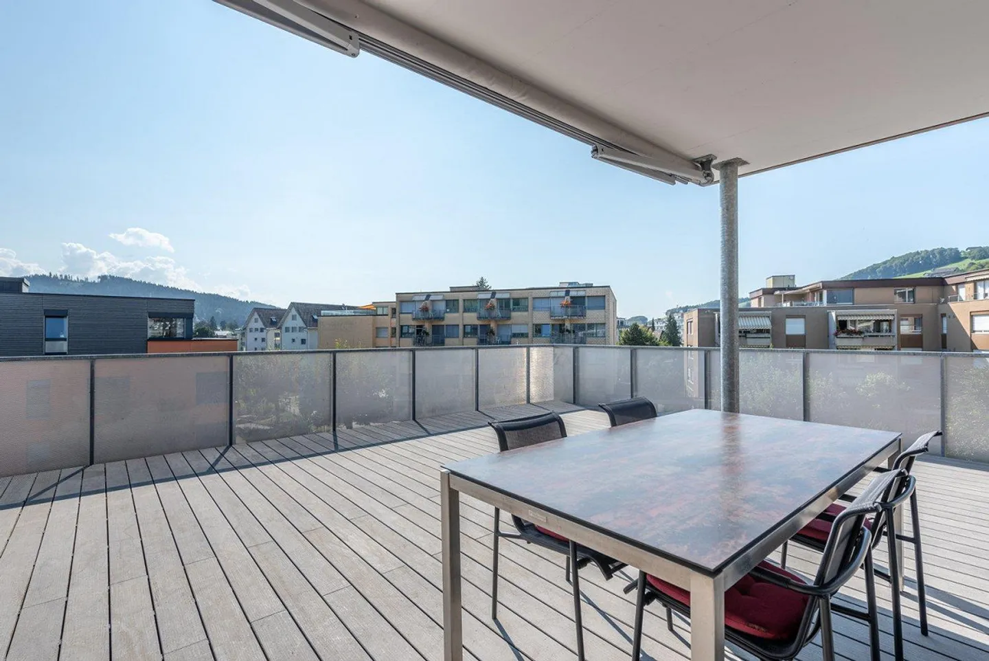 Luminoso appartamento di 3,5 locali con balcone e vista a Konolfingen - Foto 10 di 12