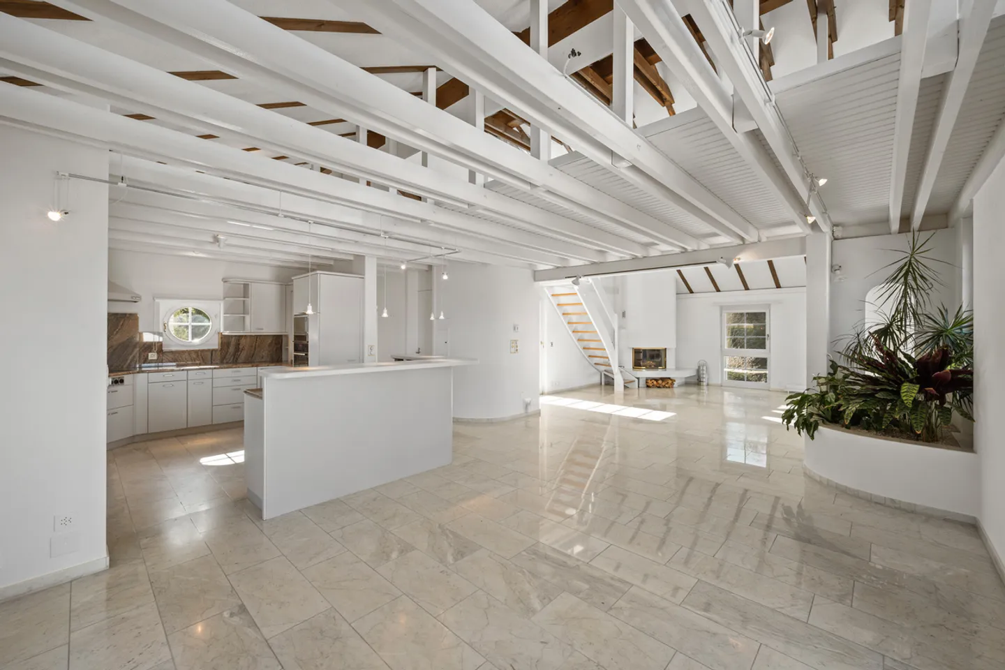 Geräumiges Einfamilienhaus in Bottmingen - Foto 2 von 14