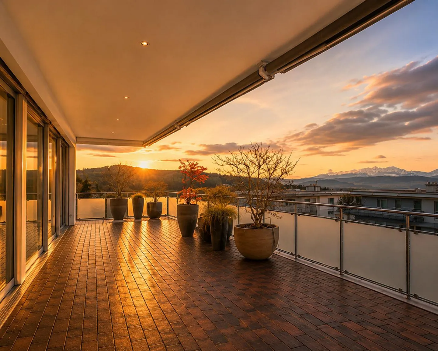 162 m² Attikawohnung mit Rundum-Terrasse, Alpenblick & direktem Liftzu - Photo 4 sur 18