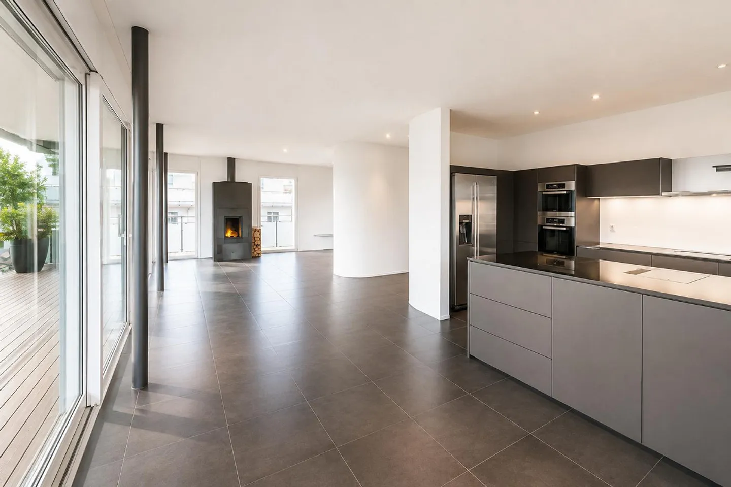 162 m² Attikawohnung mit Rundum-Terrasse, Alpenblick & direktem Liftzu - Photo 5 sur 18