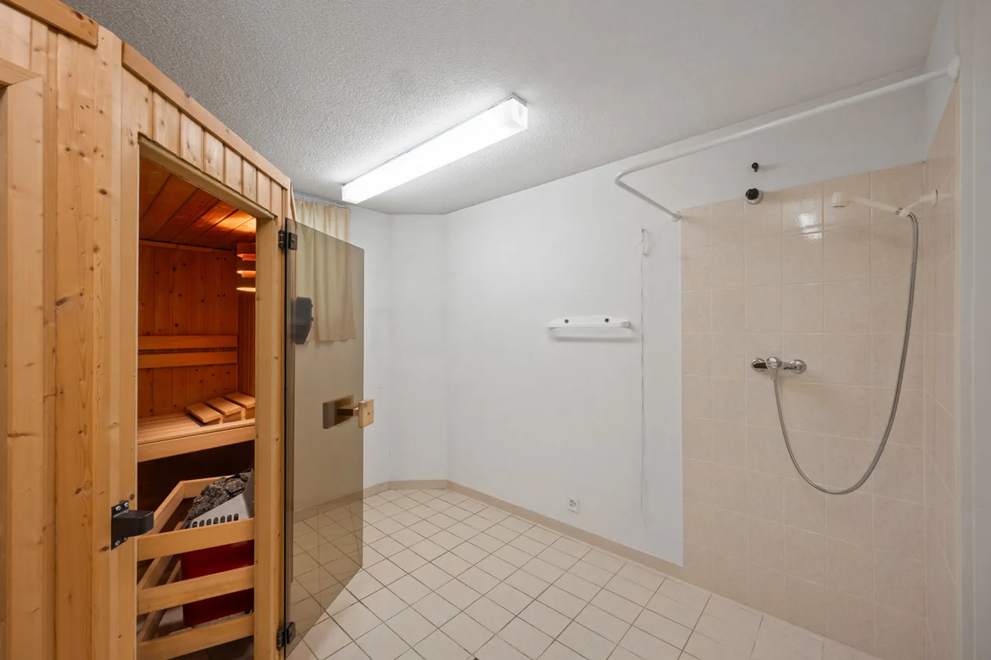 Geräumiges Einfamilienhaus in Bottmingen - Foto 14 von 14