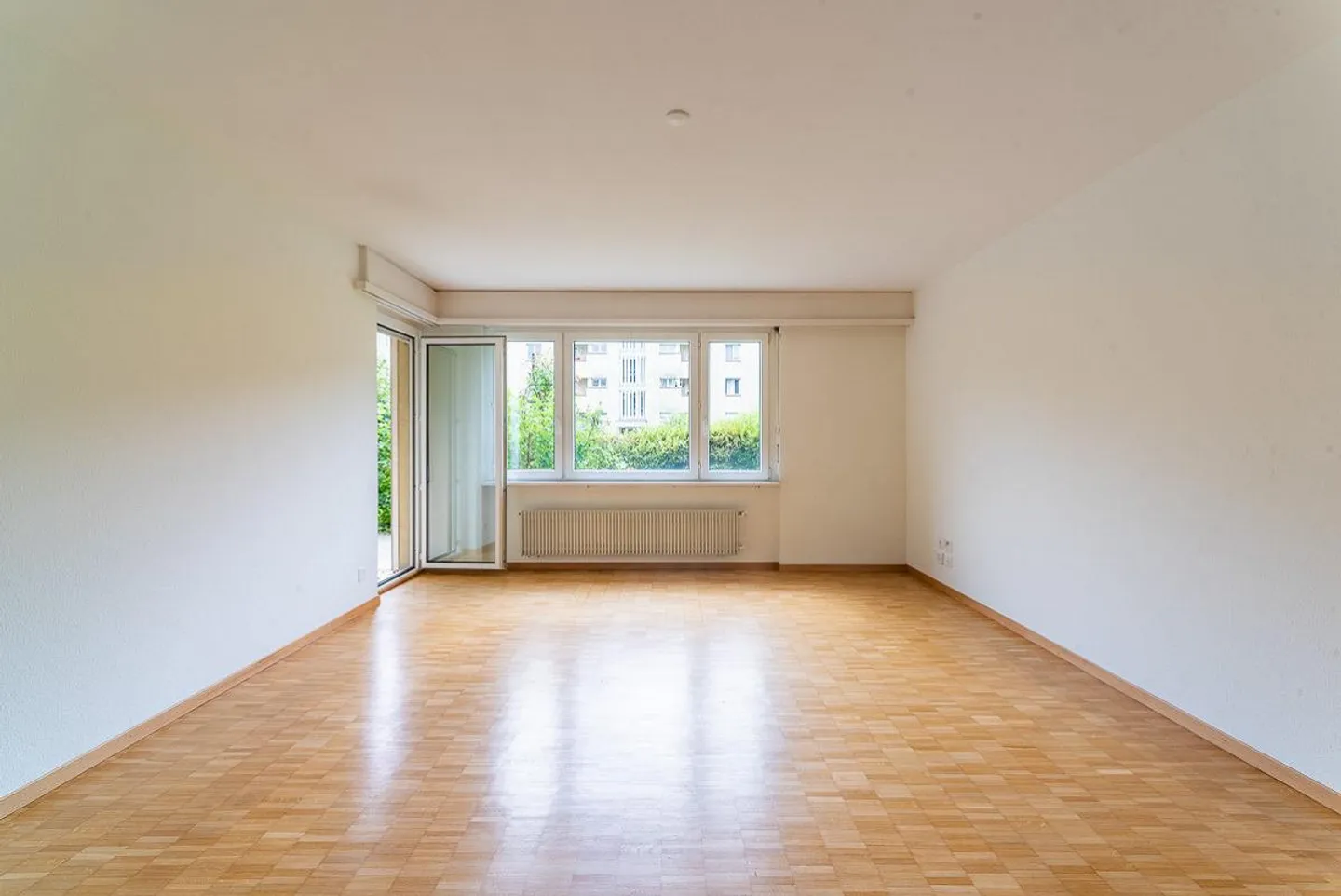 RENT WITHOUT DEPOSIT - Central, Quiet Location - Photo 3 of 7