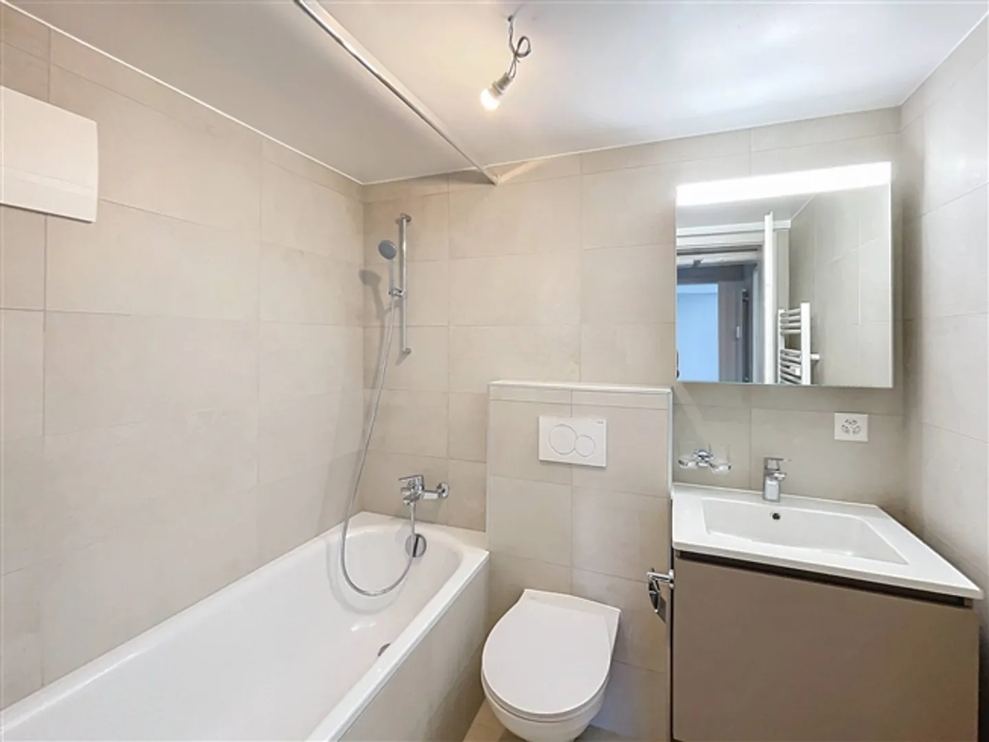 Completely renovated 3.5-room maisonette - Photo 3 of 3