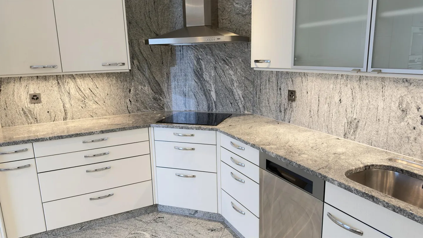 Appartamento spazioso in posizione centrale - Foto 12 di 26