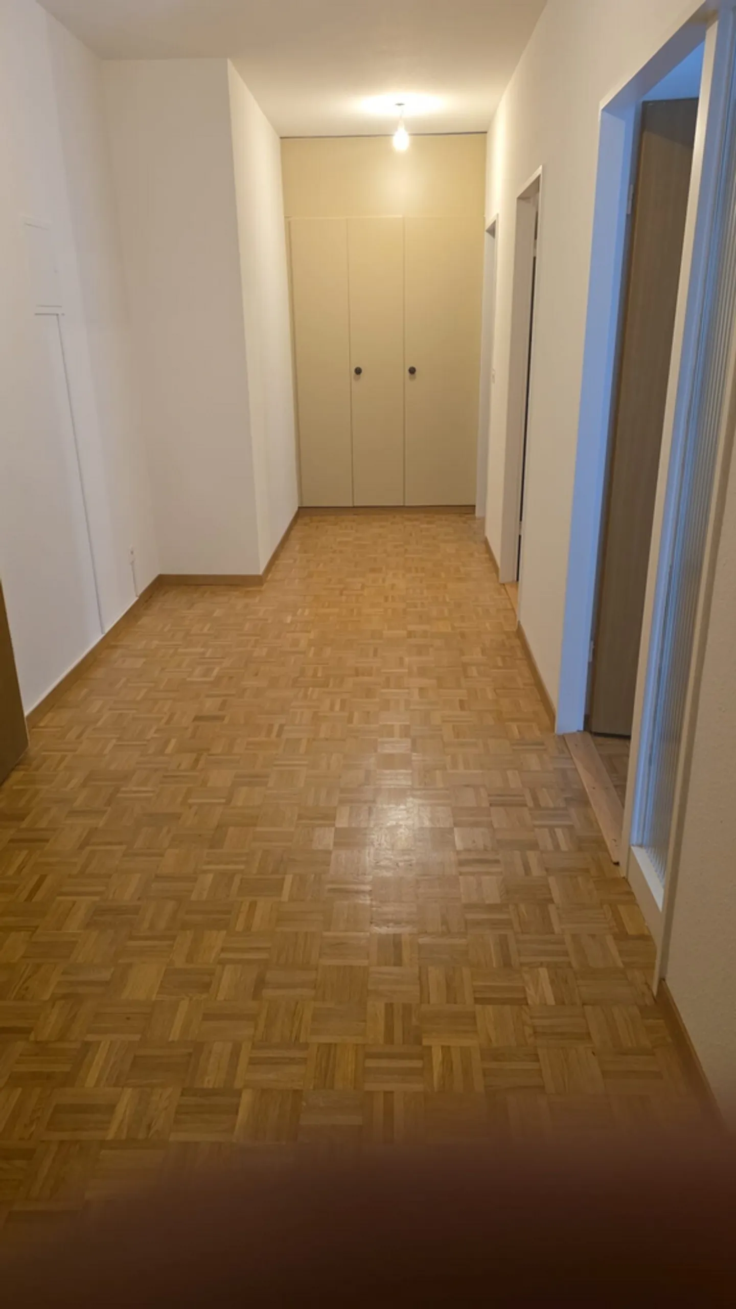 Epinettes - Noirettes District, spacious three-room apartment - Photo 2 of 7