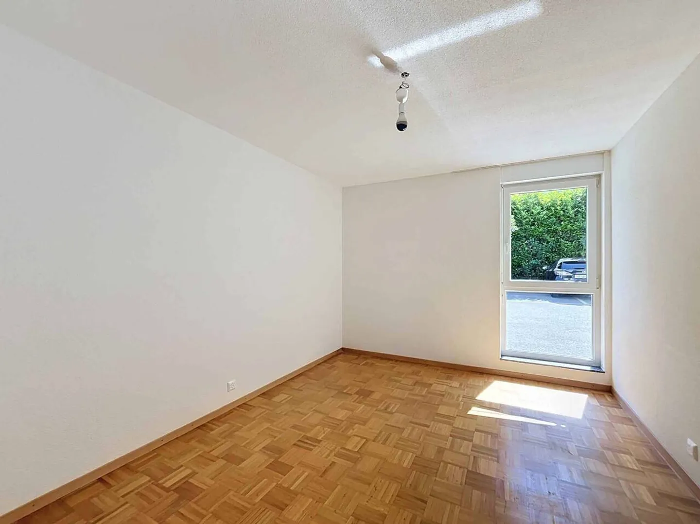 Appartement de 4,5 pièces au rez-de-chaussée avec terrasse - Cabinet 3 - Photo 9 sur 10