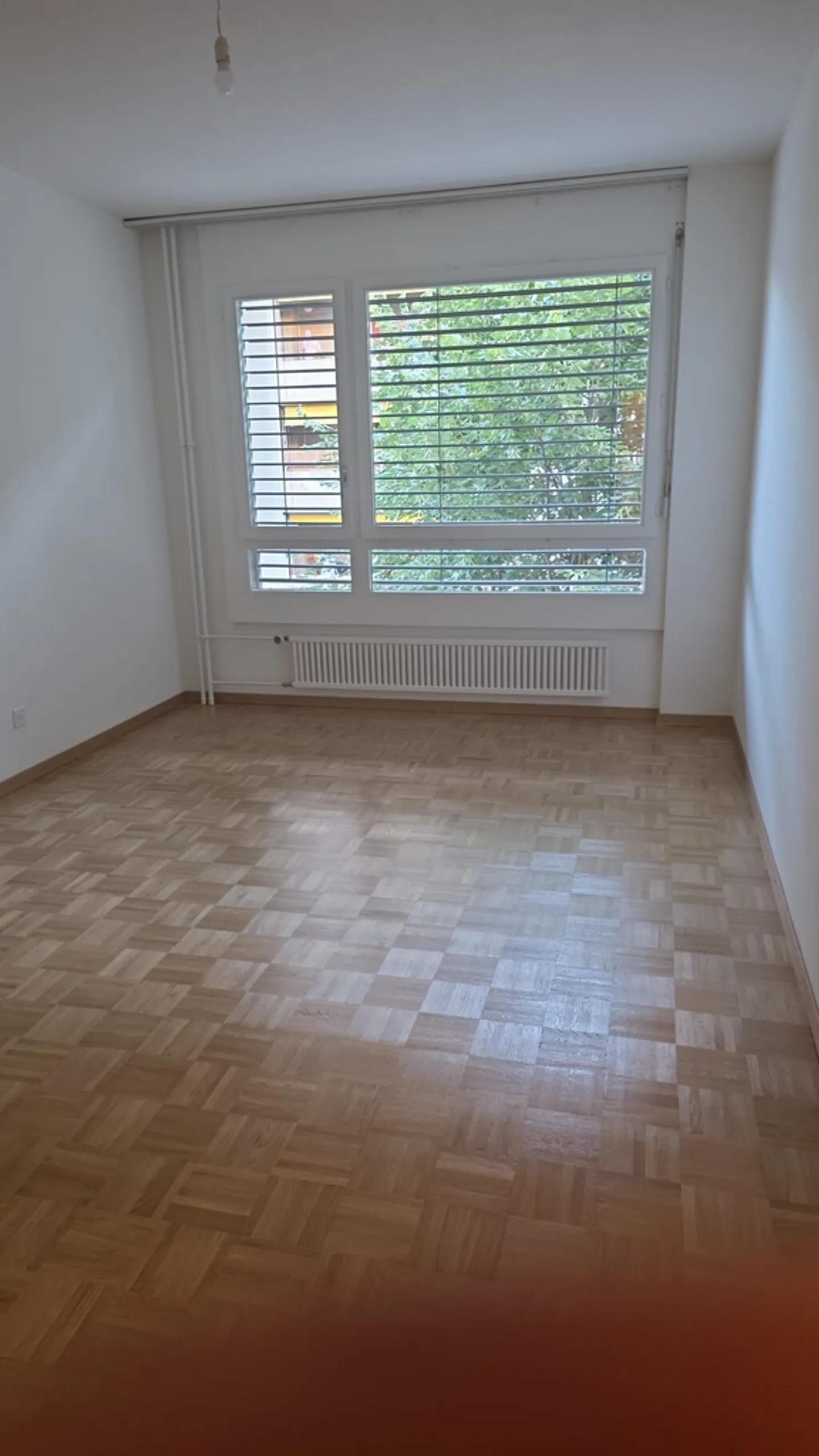 Epinettes - Noirettes District, spacious three-room apartment - Photo 6 of 7