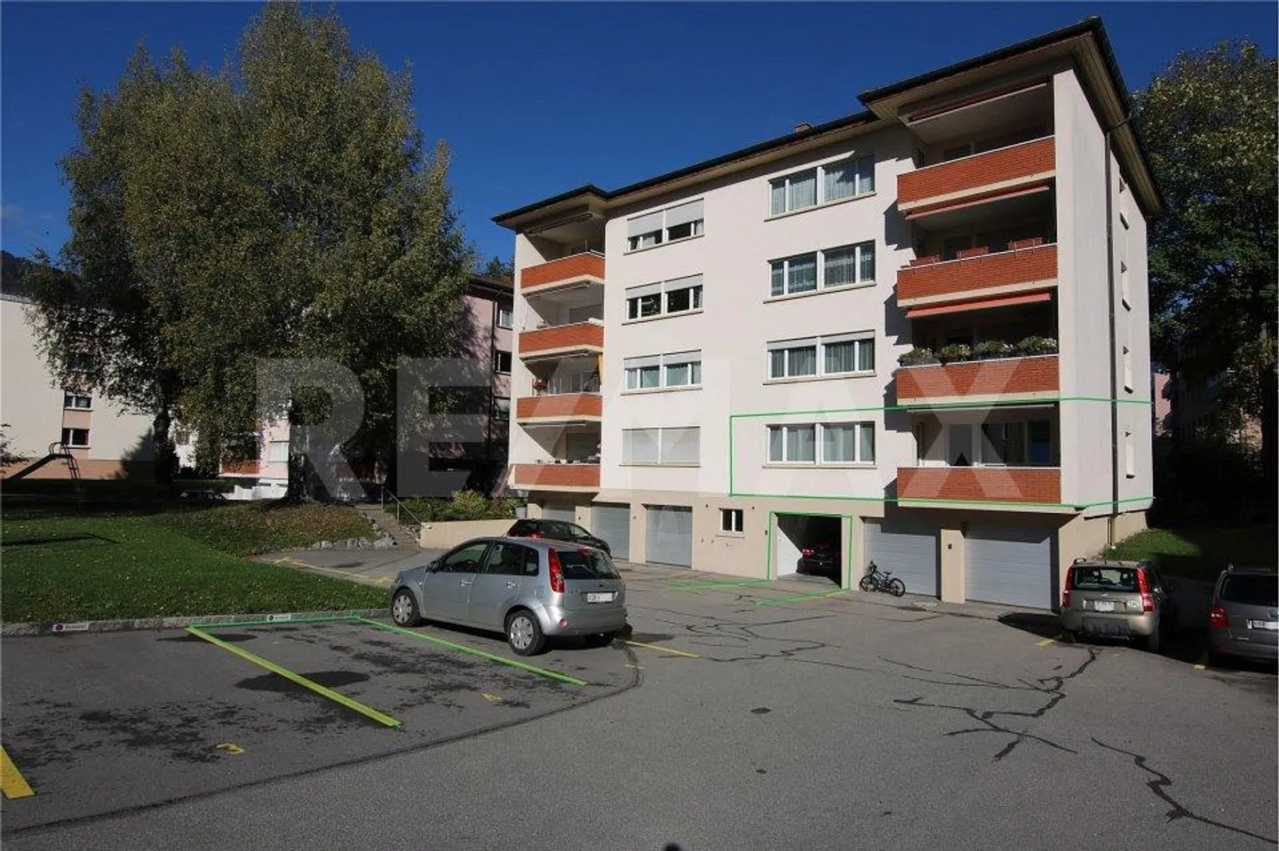 4½ stanze con garage singolo e parcheggio esterno - Foto 1 di 13