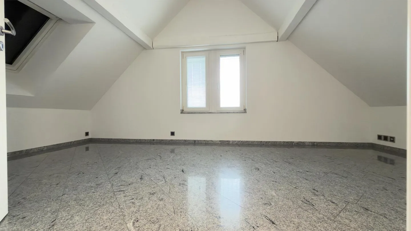 Appartamento spazioso in posizione centrale - Foto 26 di 26