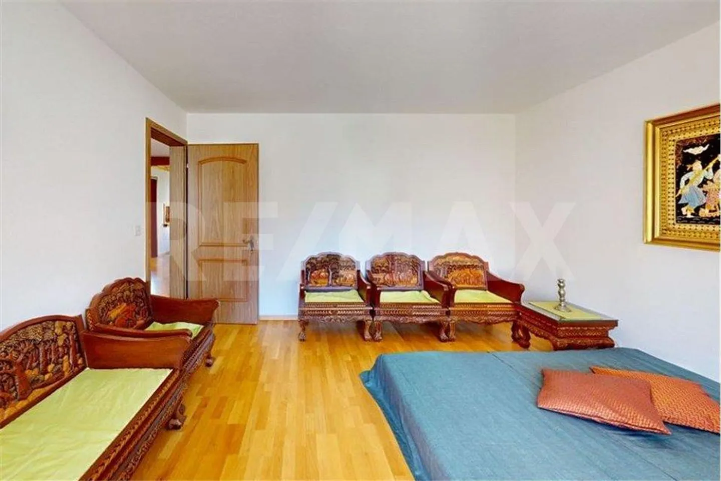 4½ stanze con garage singolo e parcheggio esterno - Foto 3 di 13