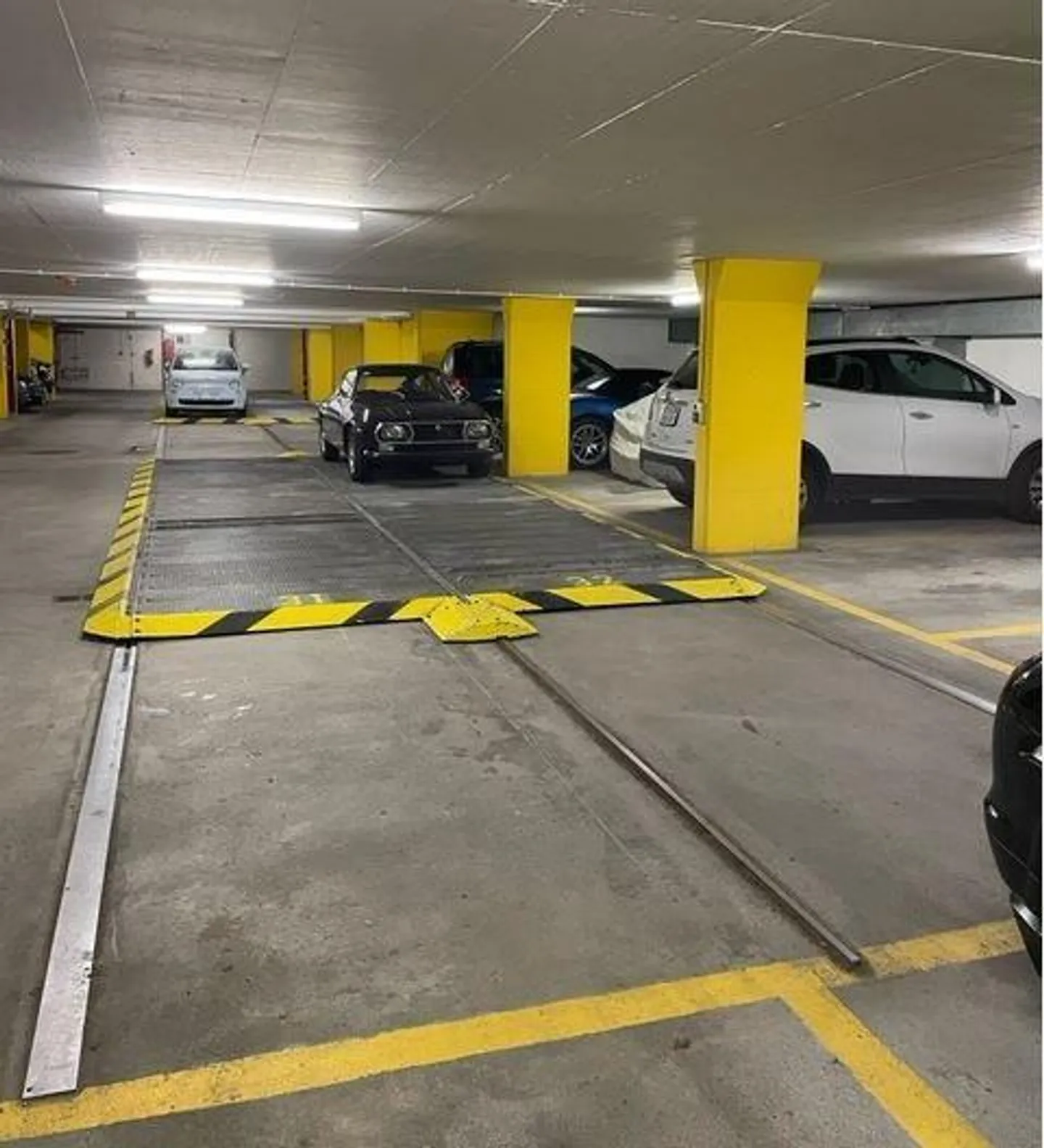 Posti auto gratuiti in Asylstrasse 71 a Zurigo - Foto 2 di 2