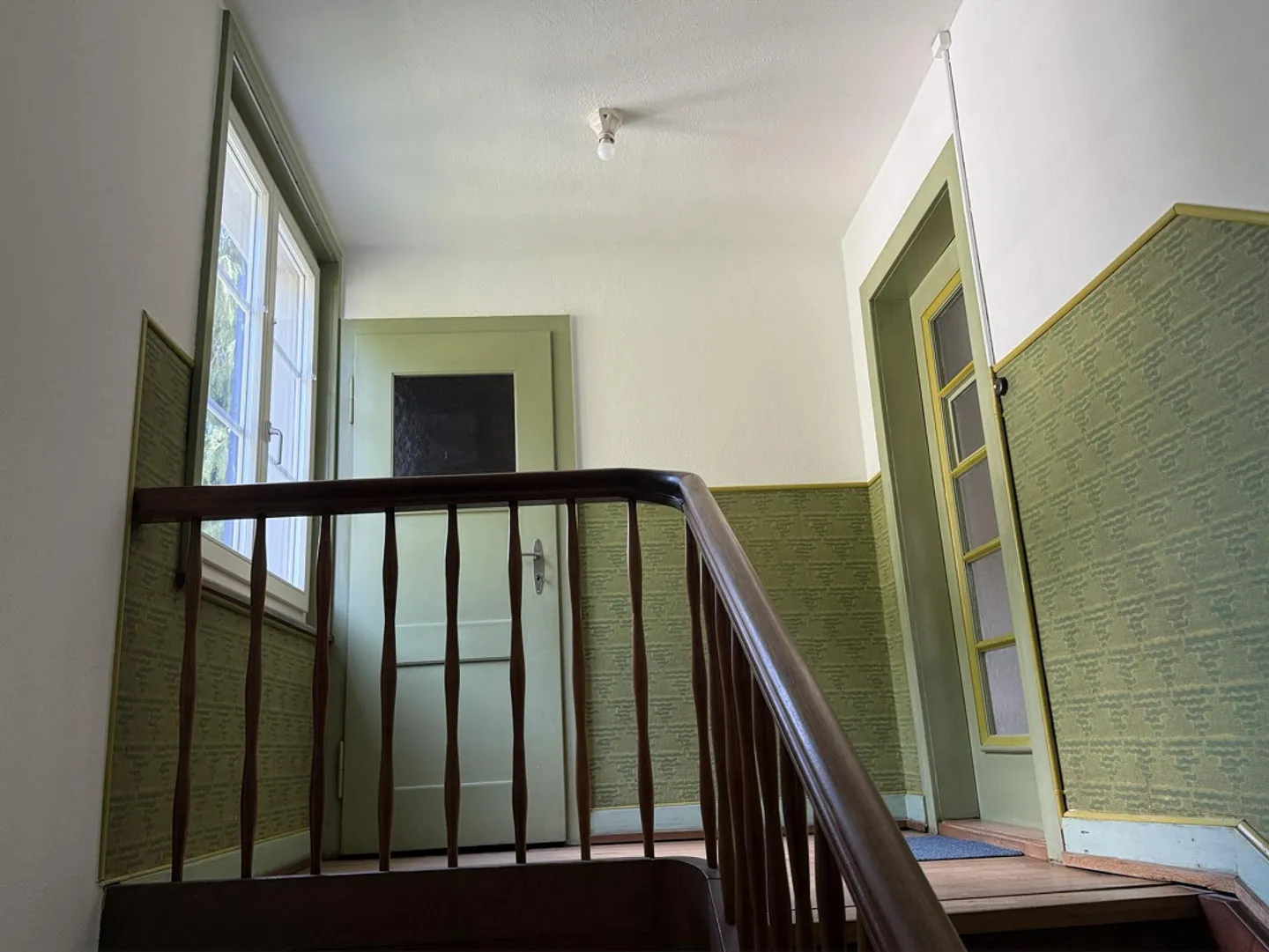 3-room attic apartment - Photo 1 of 9