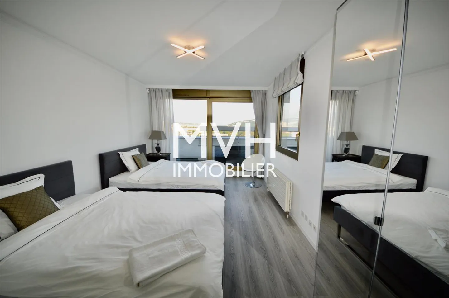Furnished penthouse 270m2 with views of the Jet d'Eau and Mont-Blanc - Photo 9 of 10