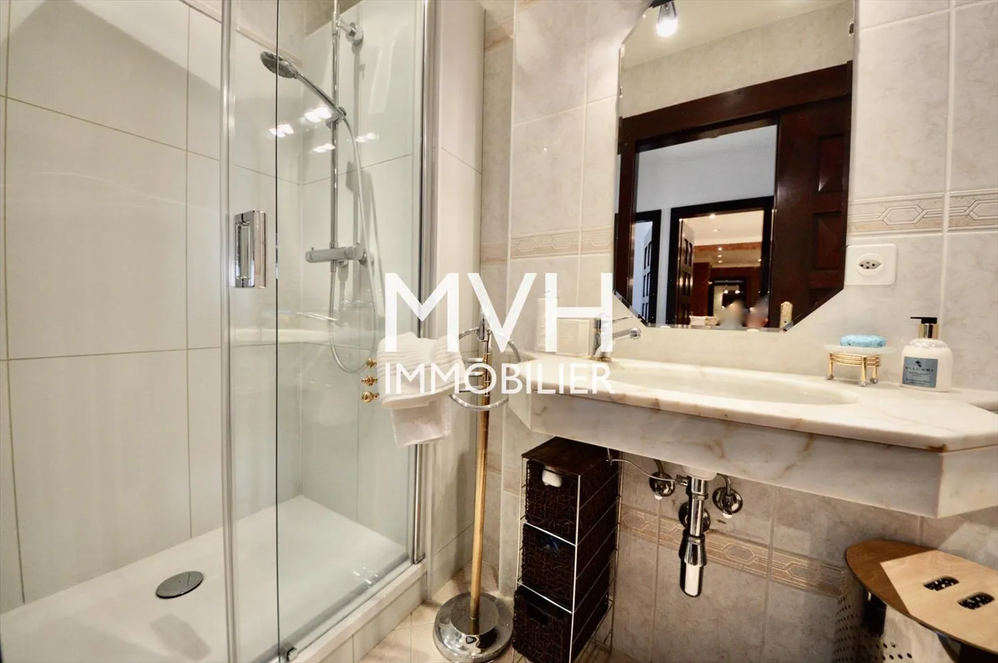 Furnished penthouse 270m2 with views of the Jet d'Eau and Mont-Blanc - Photo 10 of 10