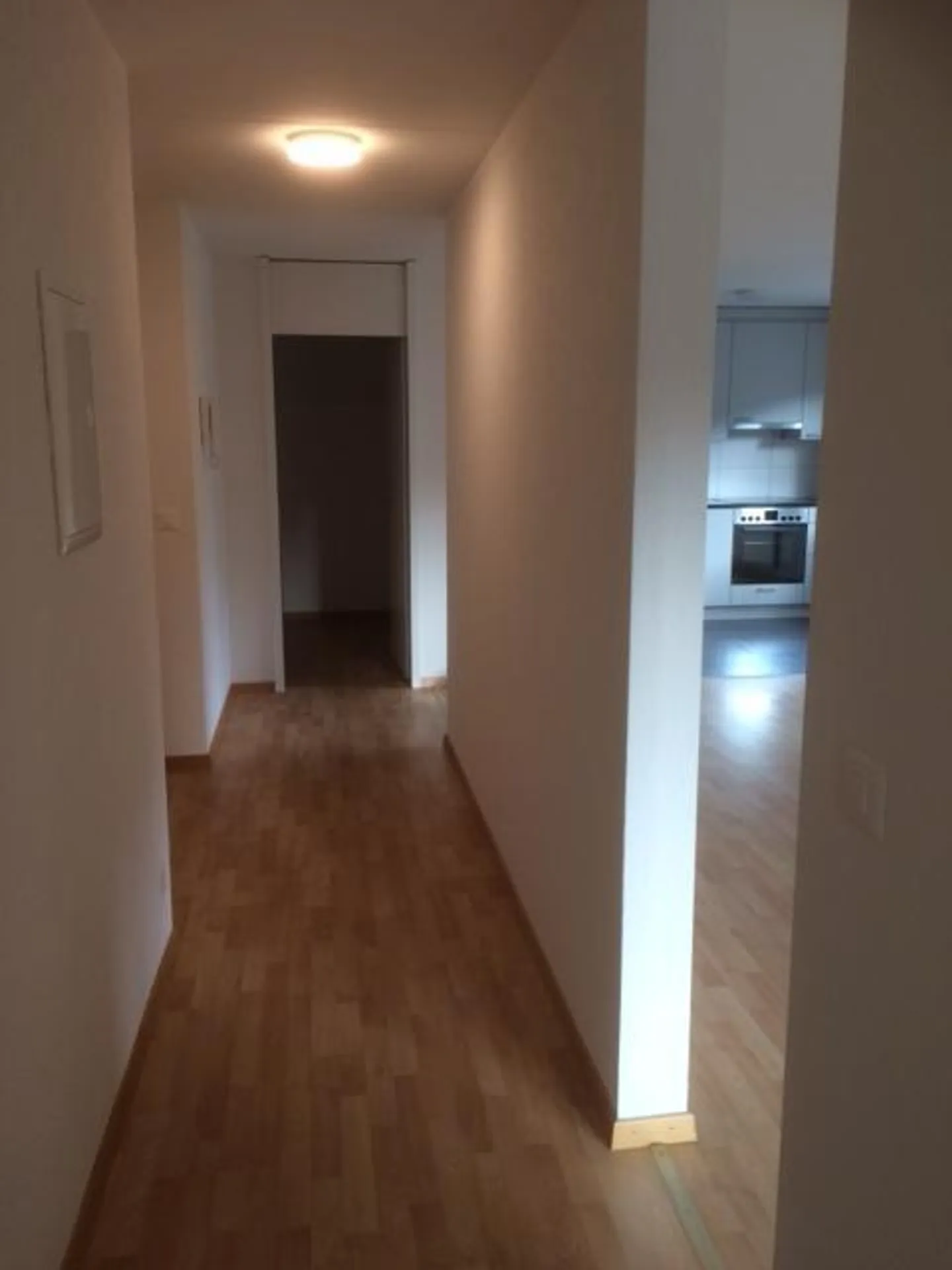 Ampio appartamento di 2,5 stanze a Heimberg - Foto 5 di 8