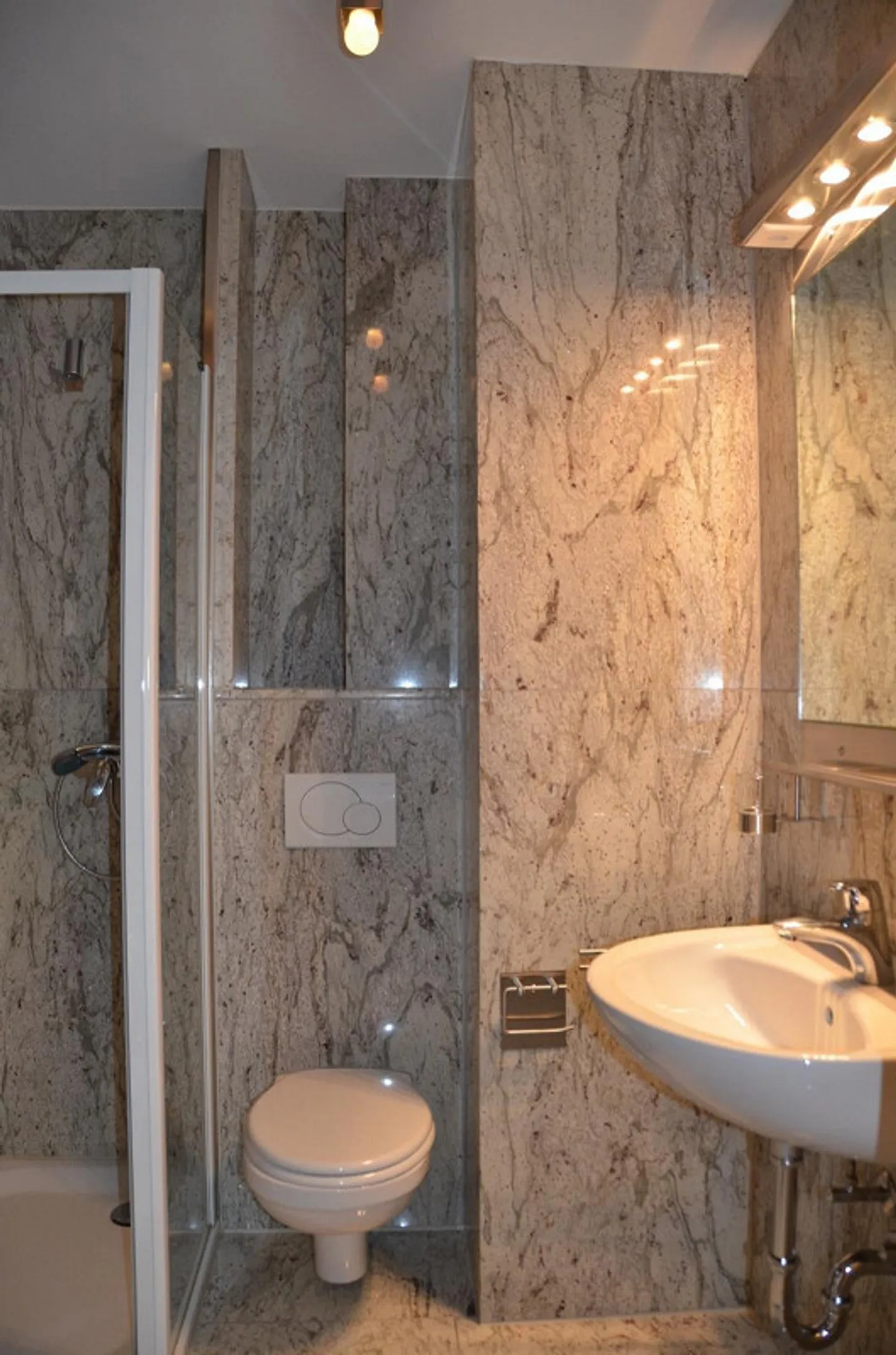 Appartement moderne et central cherche nouveau locataire - Photo 7 sur 7