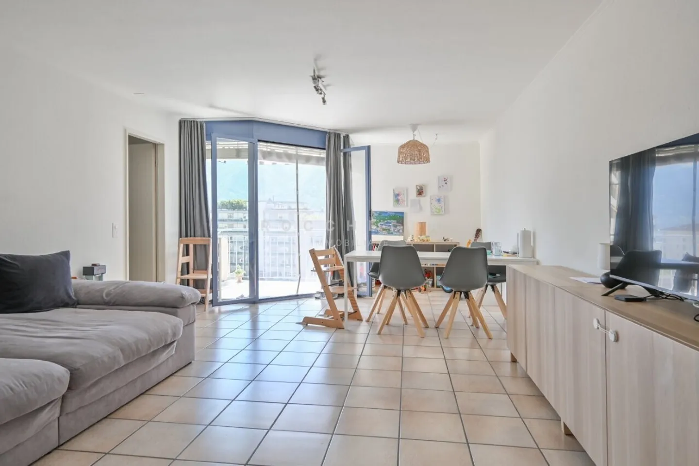 Appartamento elegante con balcone - Foto 2 di 10