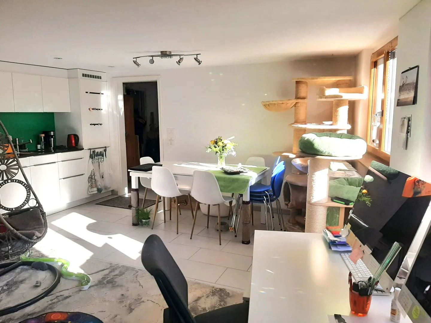 Well-maintained 6-room single-family house including a separate apartment in a dream location in Schwarzsee FR - Photo 7 of 11