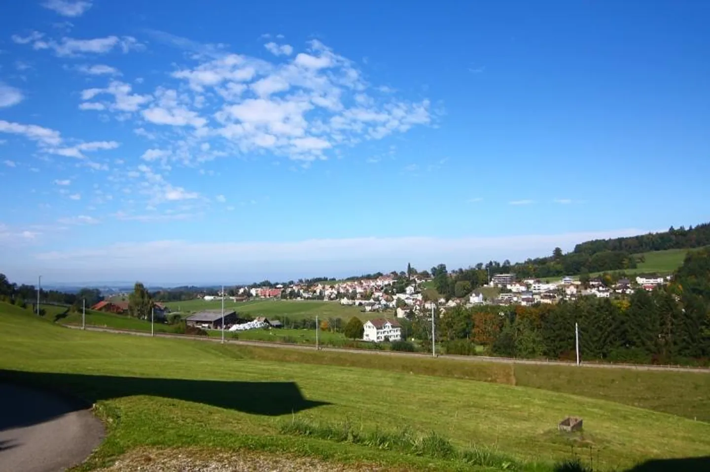 Geräumiges Einfamilienhaus mit Aussicht - Foto 4 von 18