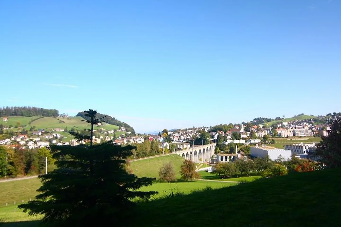 Geräumiges Einfamilienhaus mit Aussicht - Foto 5 von 18
