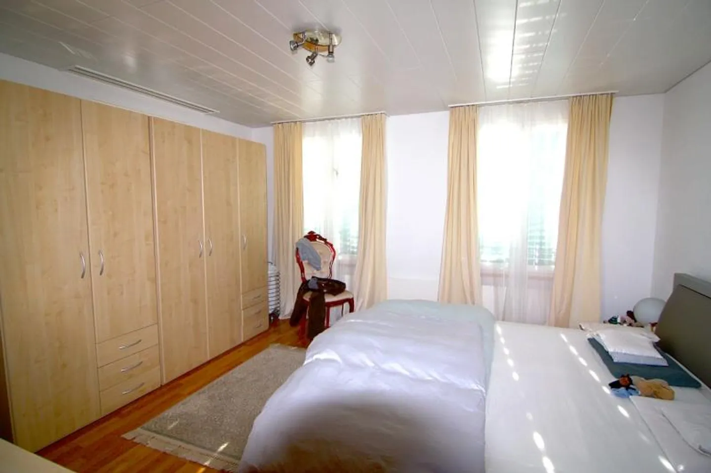Geräumiges Einfamilienhaus mit Aussicht - Foto 11 von 18