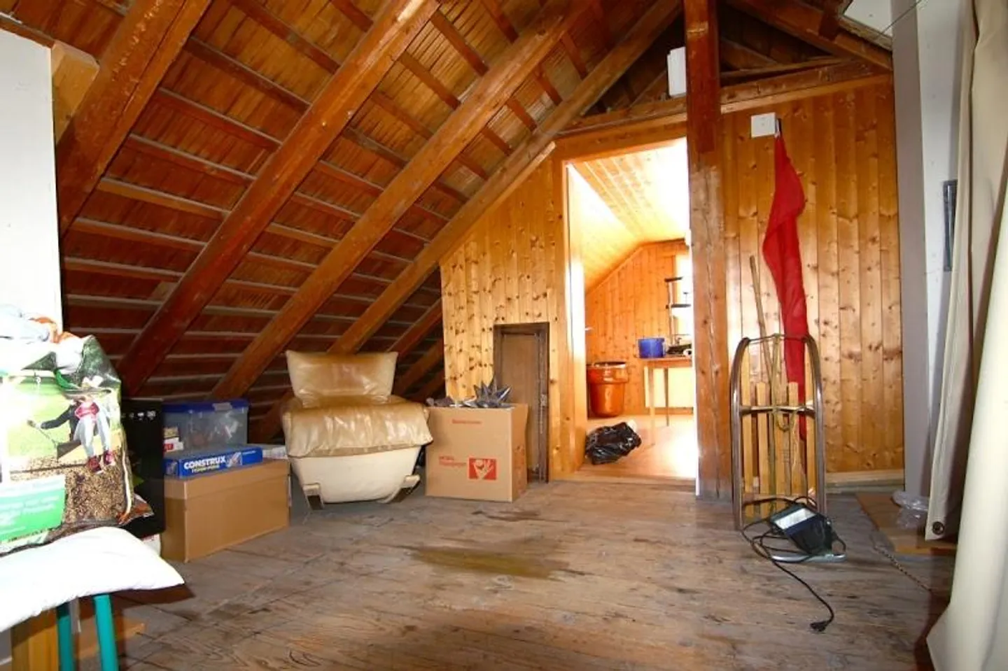 Geräumiges Einfamilienhaus mit Aussicht - Foto 16 von 18