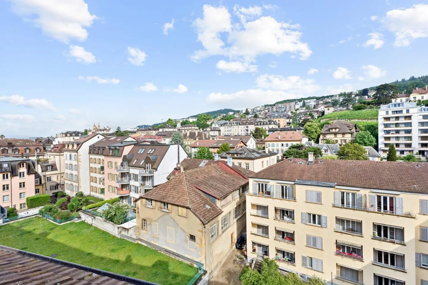 Camera arredata affascinante al 6° piano - Deposito gratuito! - Foto 6 di 6