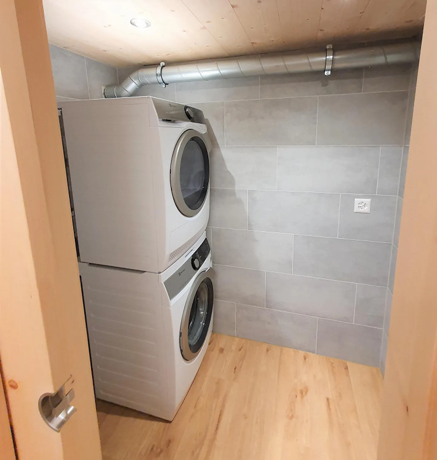 Appartamento duplex ristrutturato di 4 1/2 stanze - Foto 8 di 15