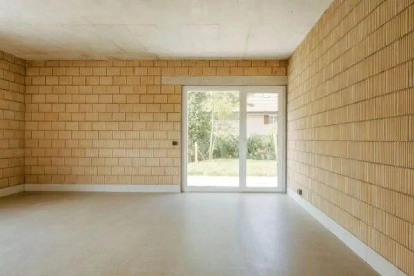 ZU VERMIETEN - Wunderschöne 2,5-Zimmer-Wohnung mit 73 m², Wohnzimmer mit 3 m Höhe? hell und perfekt zugänglich, mit Garten - Foto 1 von 4