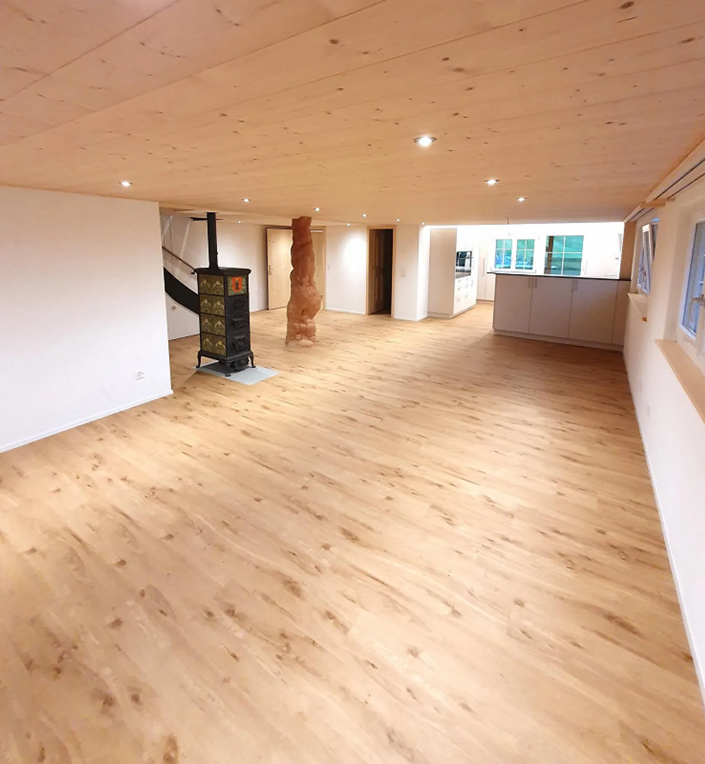 Appartamento duplex ristrutturato di 4 1/2 stanze - Foto 3 di 15