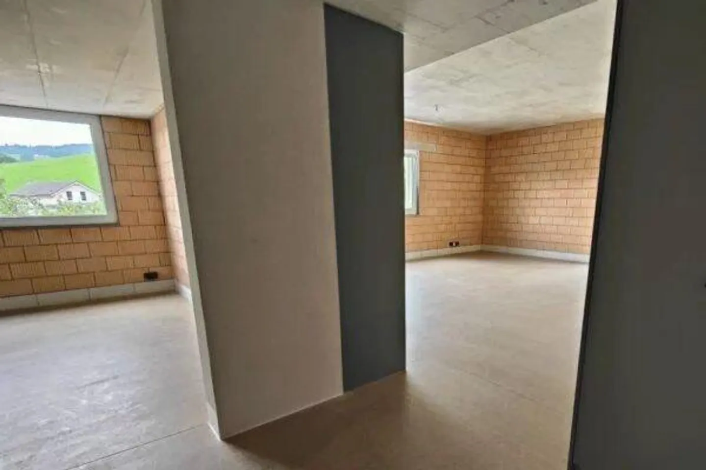 ZU VERMIETEN - Wunderschöne 2,5-Zimmer-Wohnung mit 73 m², Wohnzimmer mit 3 m Höhe? hell und perfekt zugänglich, mit Garten - Foto 2 von 4