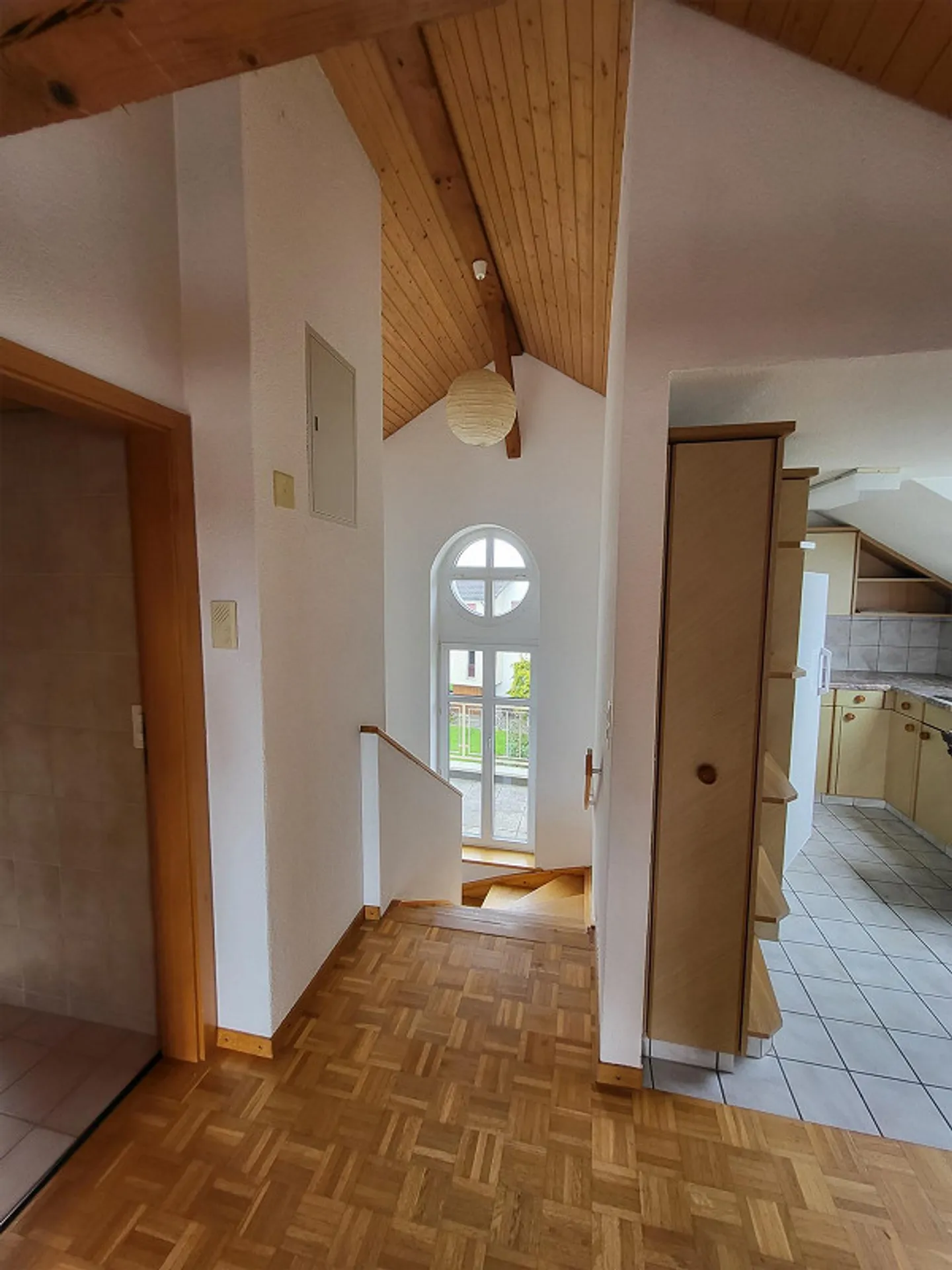 Incantevole appartamento mansardato 2.5 camere in un edificio storico a Opfershofen - Foto 3 di 7