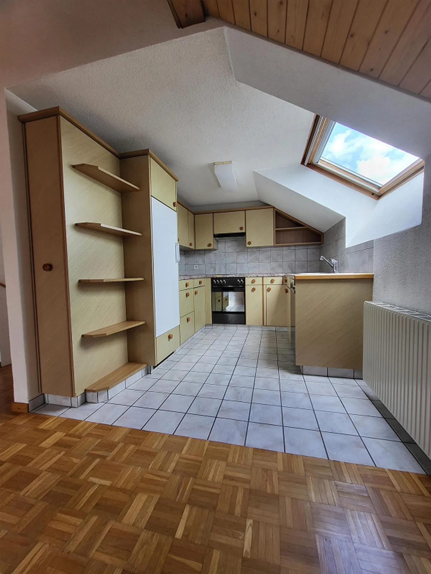 Incantevole appartamento mansardato 2.5 camere in un edificio storico a Opfershofen - Foto 4 di 7