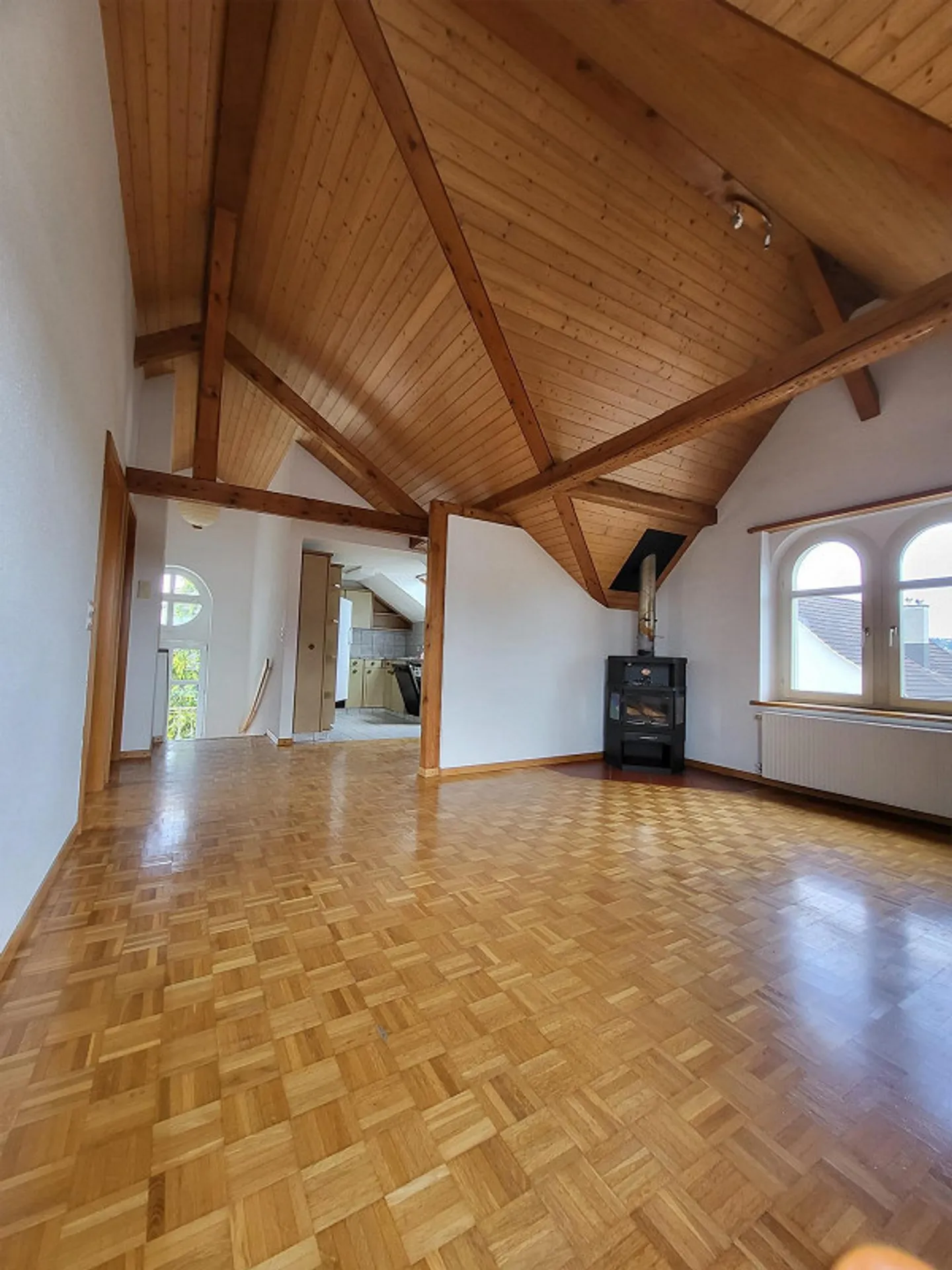 Incantevole appartamento mansardato 2.5 camere in un edificio storico a Opfershofen - Foto 1 di 7