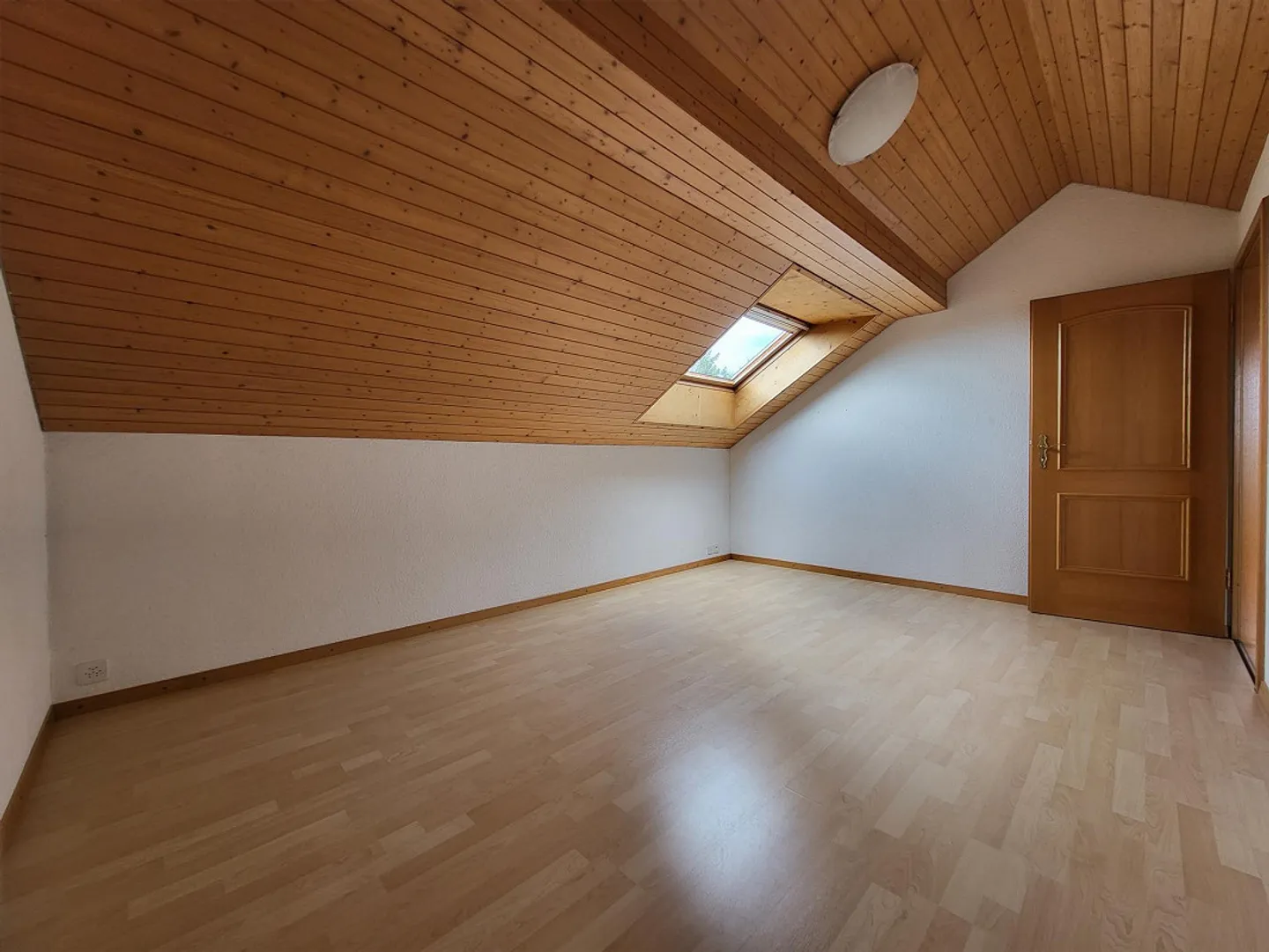 Incantevole appartamento mansardato 2.5 camere in un edificio storico a Opfershofen - Foto 5 di 7