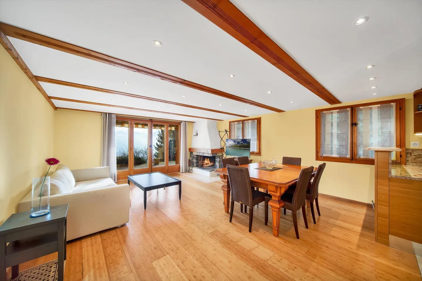 «Grosszügige 6.5-Zimmer-Wohnung mit grosser Terrasse» - Foto 5 von 13