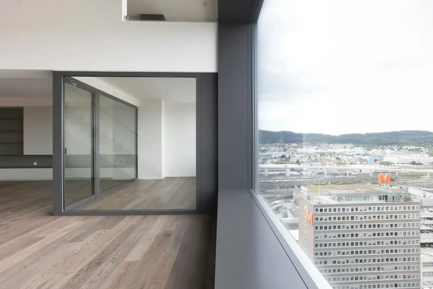 Living it UP! exklusive Penthouse Wohnung im 23. OG - Foto 3 von 10