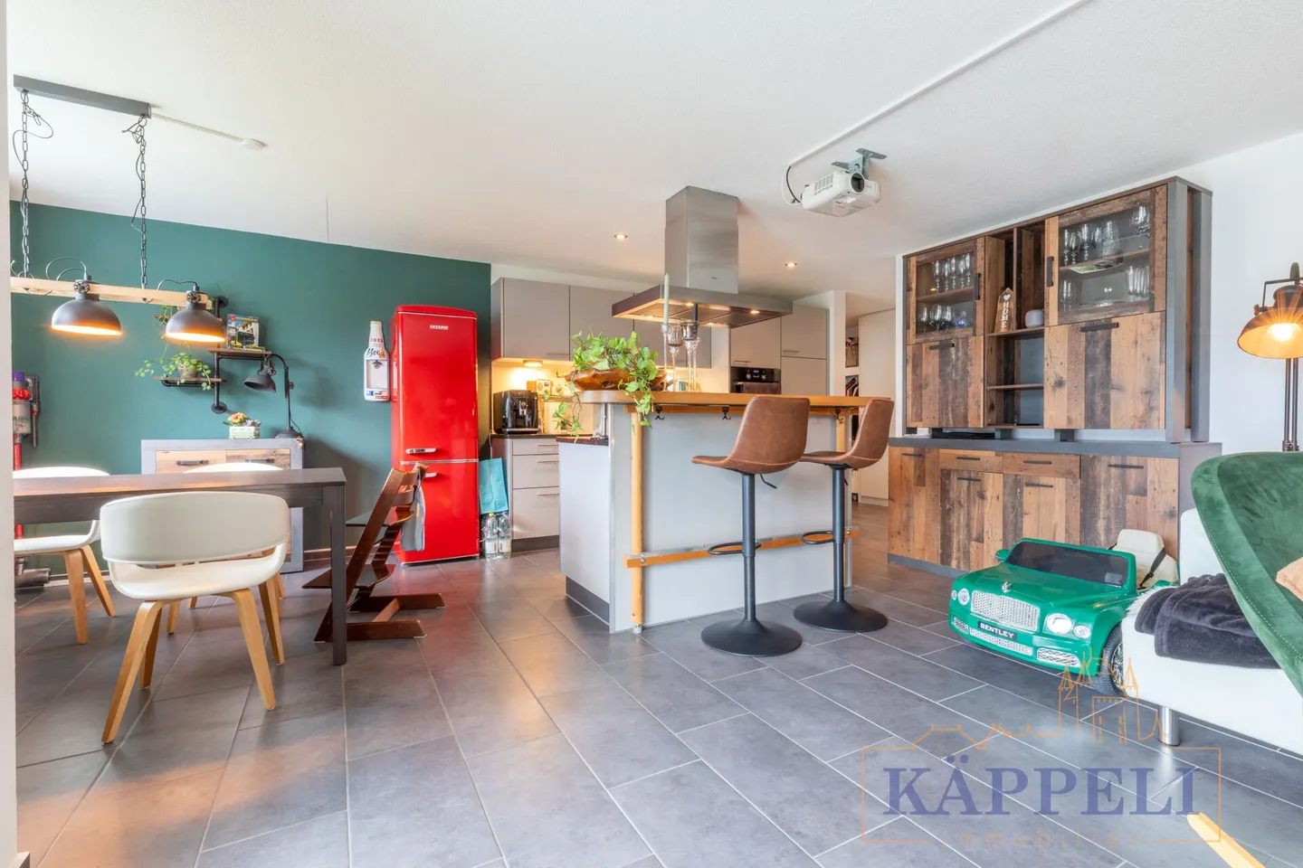 Appartement 3,5 pièces dans un environnement allongé à Thierachern - Photo 3 sur 8