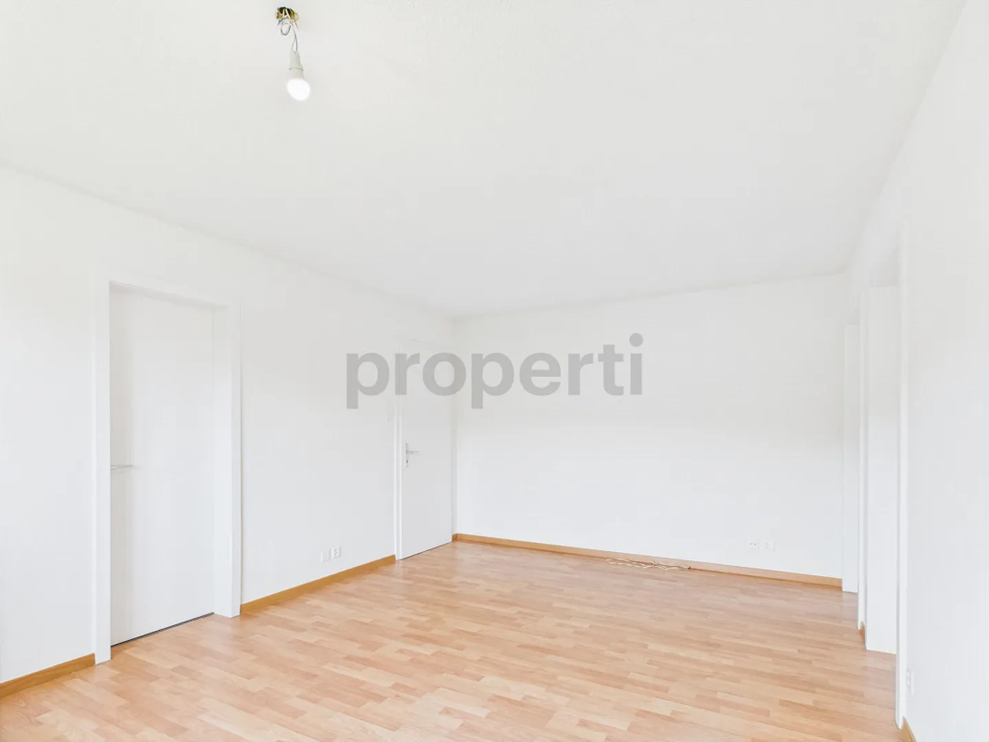 Appartamento esclusivo con 4 stanze a Embrach - Foto 2 di 11