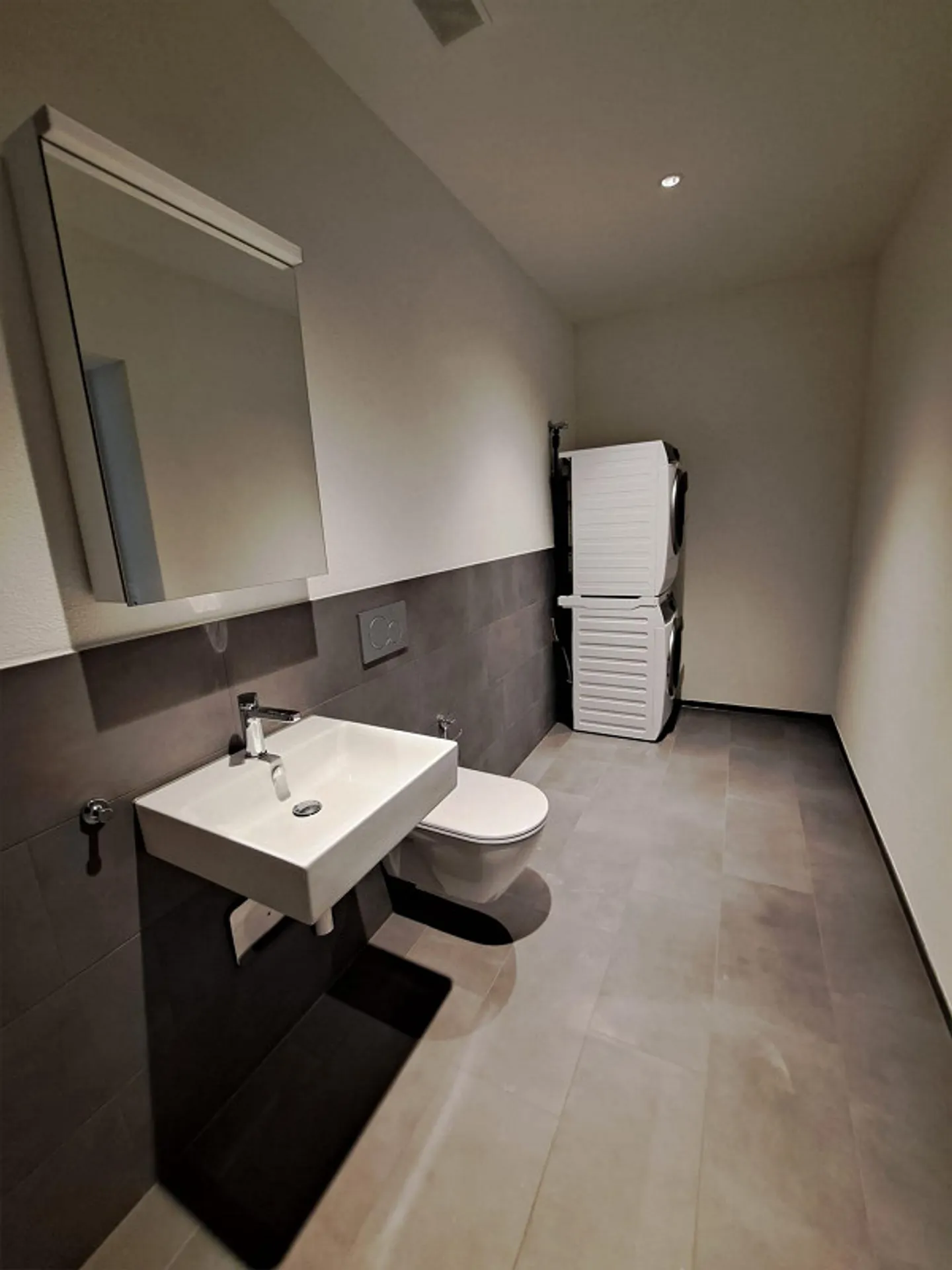 Appartement de 2.5 pièces avec loggia, coin jardin et garage - Photo 5 sur 13