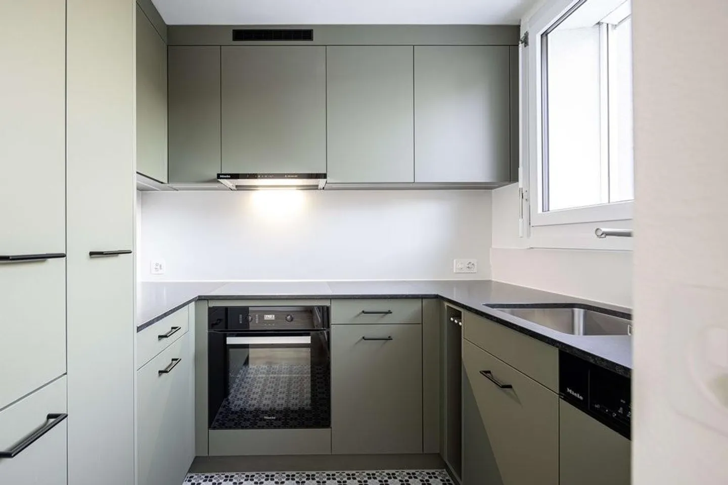 Appartement 4.5 pièces récemment rénové - Emménagez et profitez ! - Photo 2 sur 7