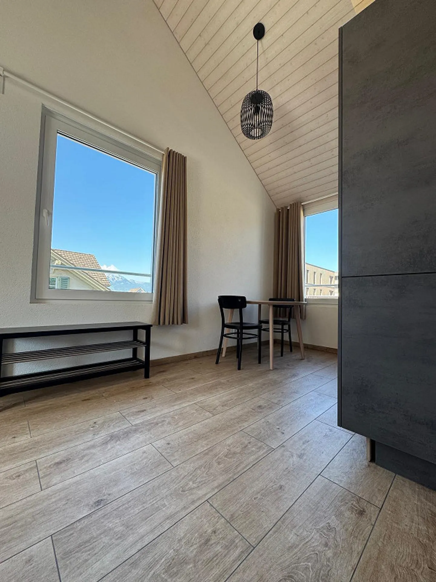 Appartement moderne 1.5 pièces dans un immeuble neuf à emplacement central à Steffisburg - Photo 1 sur 4